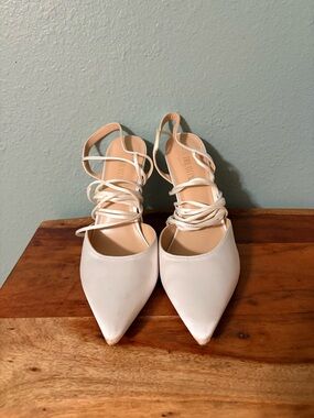 Dream Pairs Pointed Toe Lace-Up Flats in White
